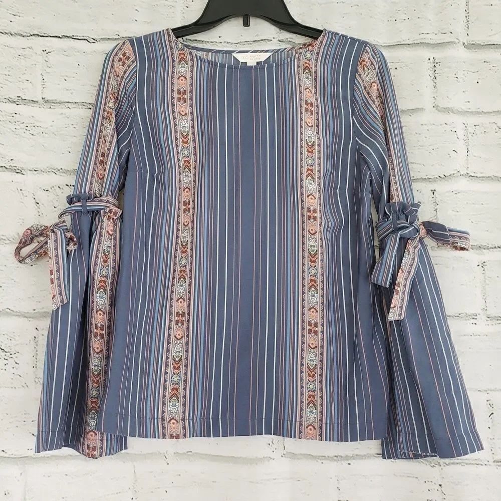 Lauren Conrad Pink Blue Shirt Long Sleeve Patterened bell sleeve blouse Size xs